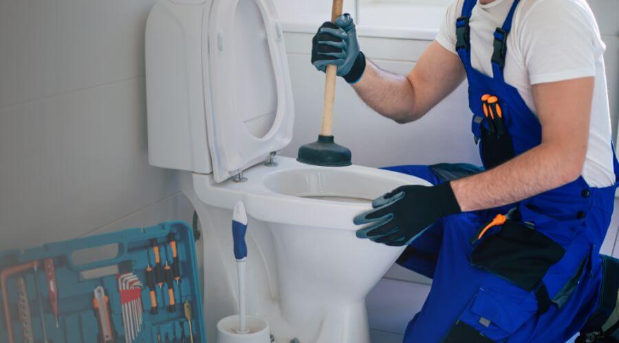 Expert burst pipe repair services in Van Lear, KY